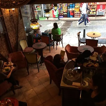 Ξενοδοχείο με διαμερίσματα Ala 3*