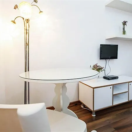 Ala Aparthotel 3*